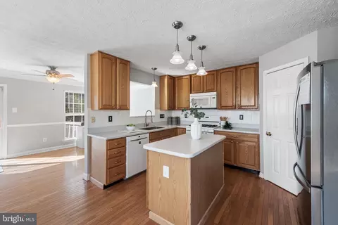 Kitchen - 2154 Kyle Green Rd, Abingdon, MD 21009 photo 3 of 4