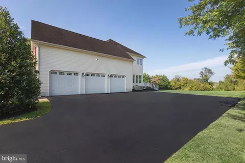 Exterior - 2326 Willow Vale Dr, Fallston, MD 21047 photo 2 of 5