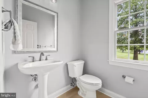 Entry Way - 2326 Willow Vale Dr, Fallston, MD 21047 photo 5 of 11