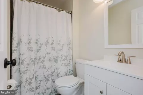 Bath - 342 Overlea Pl, Abingdon, MD 21009 photo 1 of 3