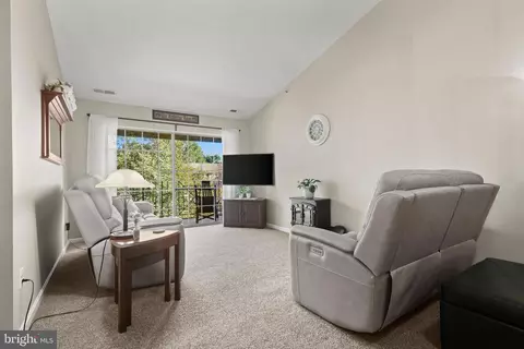 Living - 3506 Back Pointe Ct #3D, Abingdon, MD 21009 photo 1 of 3