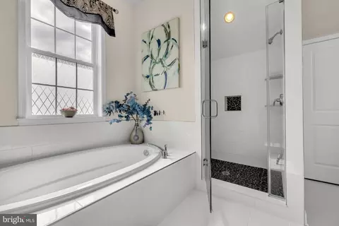 Bath - 2803 Moorgrass Ct, Abingdon, MD 21009 photo 2 of 4