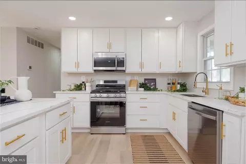 Kitchen - 405 Gilmor Rd, Joppa, MD 21085 photo 2 of 4