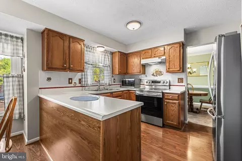 Kitchen - 900 Hamburg Dr, Abingdon, MD 21009 photo 3 of 3