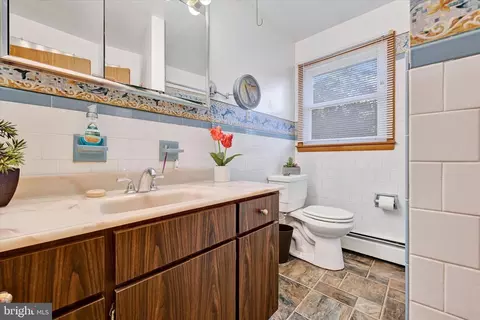 Bath - 700 Remington Rd, Fallston, MD 21047 photo 2 of 3