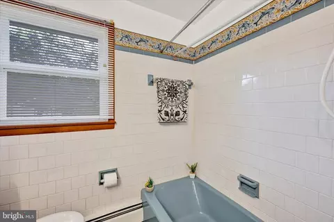 Bath - 700 Remington Rd, Fallston, MD 21047 photo 3 of 3