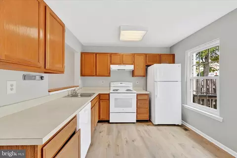 Kitchen - 1513 Saint Christopher Ct, Edgewood, MD 21040 photo 3 of 3