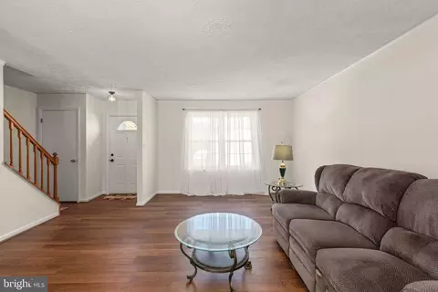 Living - 821 Clover Leaf Court Ct, Edgewood, MD 21040 photo 2 of 5