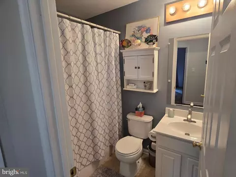 Bath - 3305 Berlin Ct, Abingdon, MD 21009 photo 6 of 8