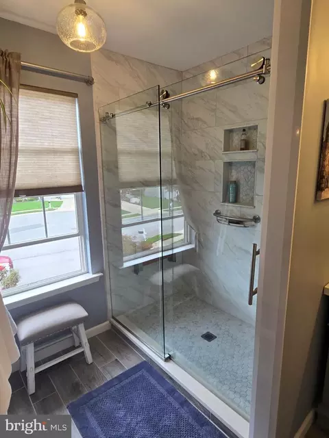 Bath - 3305 Berlin Ct, Abingdon, MD 21009 photo 4 of 8