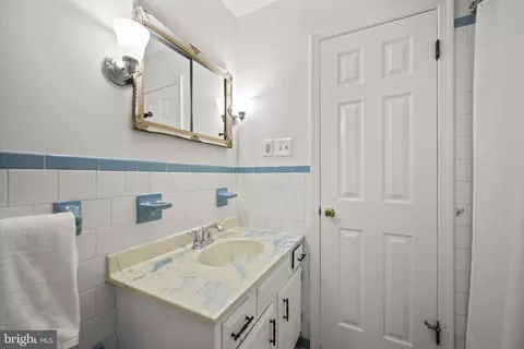 Bath - 2502 Fox Rd, Fallston, MD 21047 photo 2 of 7