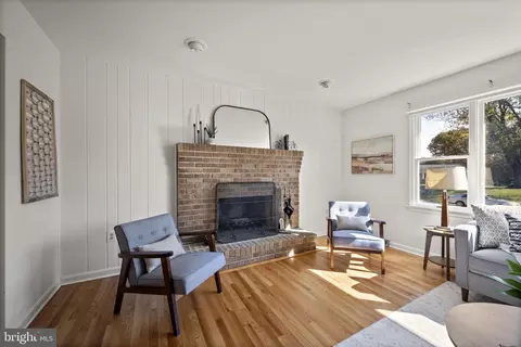 Living - 2502 Fox Rd, Fallston, MD 21047 photo 3 of 10
