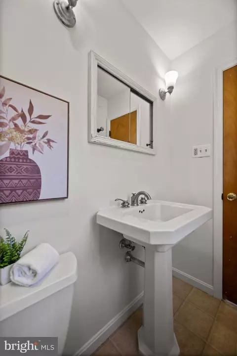Bath - 2502 Fox Rd, Fallston, MD 21047 photo 5 of 7