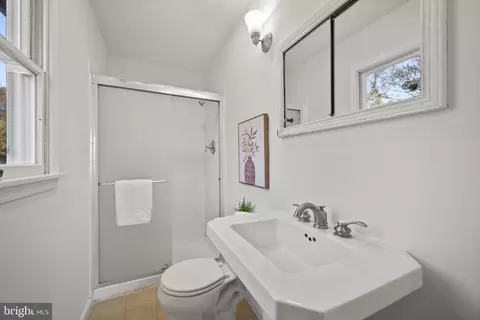 Bath - 2502 Fox Rd, Fallston, MD 21047 photo 3 of 7