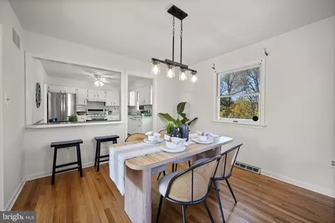 Dining - 2502 Fox Rd, Fallston, MD 21047 photo 3 of 4