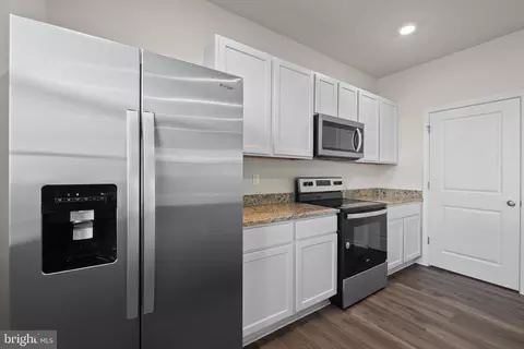 Entry Way - 1013 Bunch Berry Dr, Joppa, MD 21085 photo 2 of 13