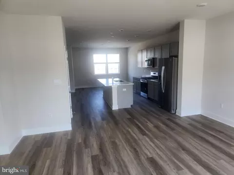 Living - 231 Joppa Farm Rd, Joppa, MD 21085 photo 2 of 3