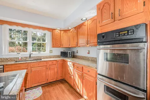 Kitchen - 2638 Smallwood Dr, Abingdon, MD 21009 photo 2 of 3