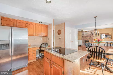 Kitchen - 2638 Smallwood Dr, Abingdon, MD 21009 photo 3 of 3