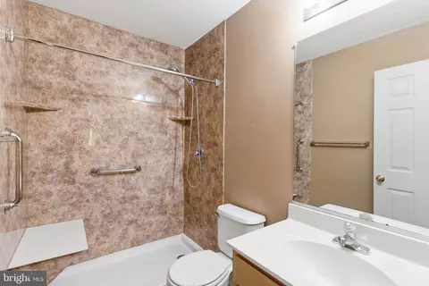 Bath - 395 Enfield Rd, Joppa, MD 21085 photo 3 of 5