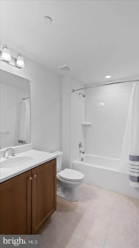 Bath - 2510 Easy St, Fallston, MD 21047 photo 2 of 4