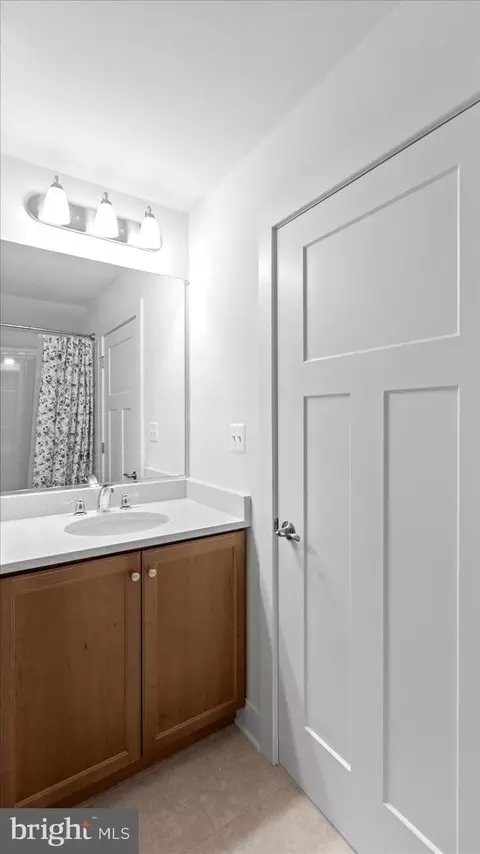 Bath - 2510 Easy St, Fallston, MD 21047 photo 3 of 4