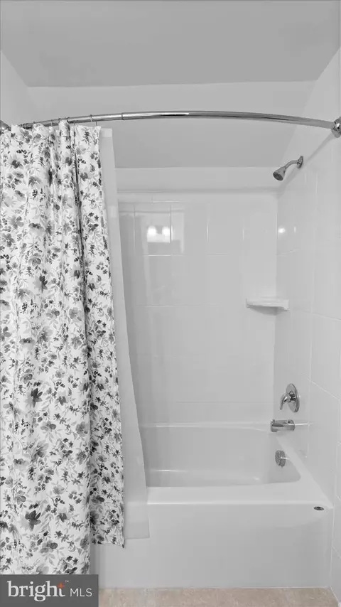 Bath - 2510 Easy St, Fallston, MD 21047 photo 4 of 4