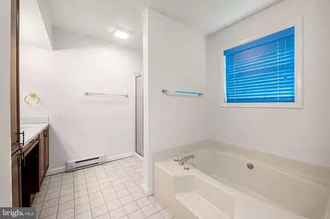 Bath - 2114 Oaklyn Dr, Fallston, MD 21047 photo 1 of 2