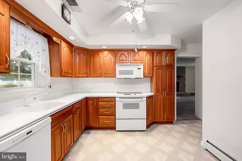 Kitchen - 2114 Oaklyn Dr, Fallston, MD 21047 photo 1 of 4