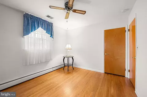 Bedroom - 2114 Oaklyn Dr, Fallston, MD 21047 photo 3 of 9