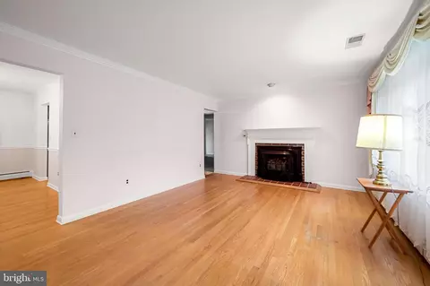 Living - 2114 Oaklyn Dr, Fallston, MD 21047 photo 3 of 7