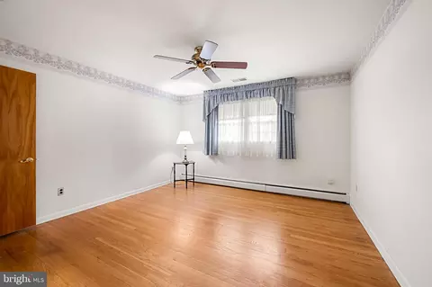 Bedroom - 2114 Oaklyn Dr, Fallston, MD 21047 photo 4 of 9