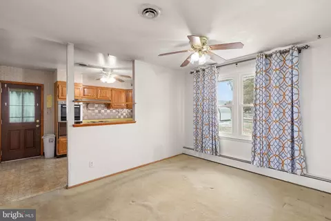 Living - 2208 Carrs Mill Rd, Fallston, MD 21047 photo 5 of 6