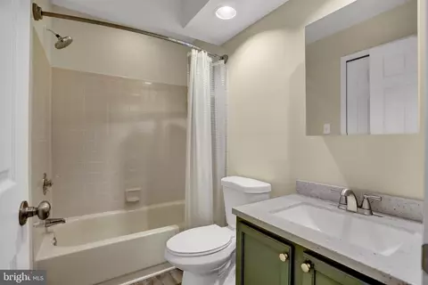 Bath - 339 Overlea Pl, Abingdon, MD 21009 photo 2 of 3
