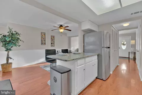 Entry Way - 717 Shore Dr, Joppa, MD 21085 photo 8 of 11