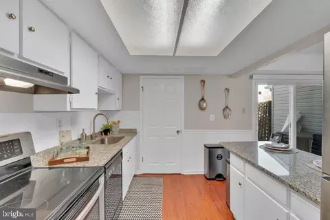 Kitchen - 717 Shore Dr, Joppa, MD 21085 photo 4 of 4