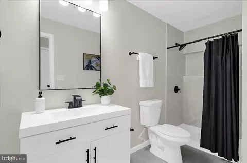 Bath - 222 Doncaster Rd, Joppa, MD 21085 photo 1 of 4