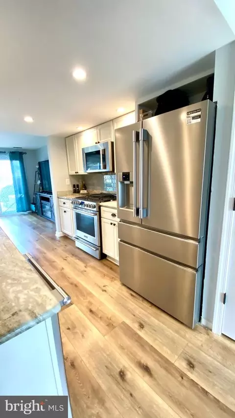 Kitchen - 114 Breakwater Ct, Joppa, MD 21085 photo 2 of 4