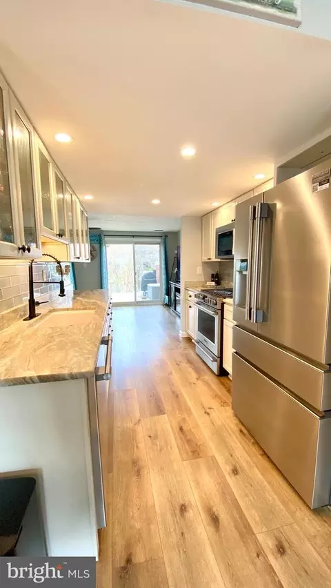 Kitchen - 114 Breakwater Ct, Joppa, MD 21085 photo 3 of 4
