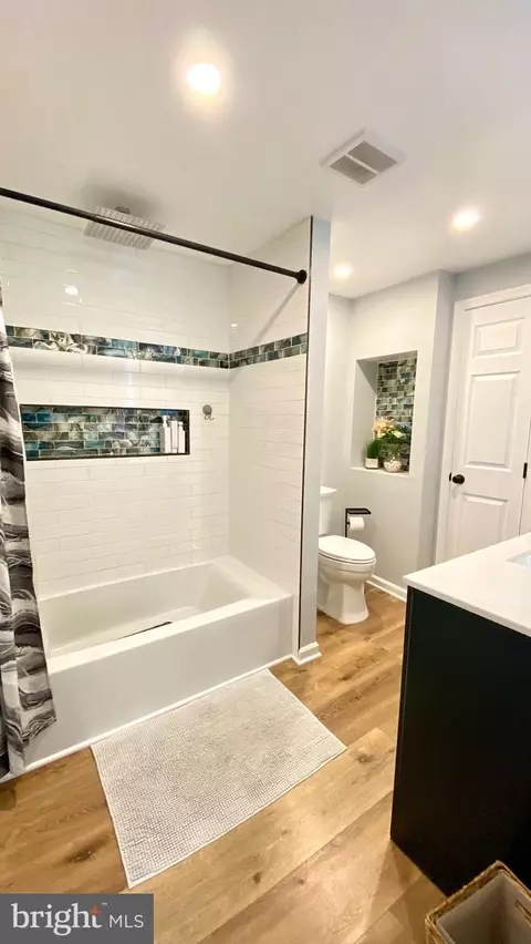 Bath - 114 Breakwater Ct, Joppa, MD 21085 photo 2 of 4