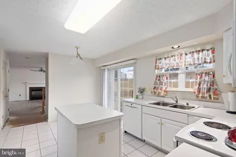 Kitchen - 304 Watertons Way, Joppa, MD 21085 photo 3 of 3