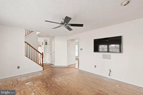 Living - 304 Watertons Way, Joppa, MD 21085 photo 4 of 4