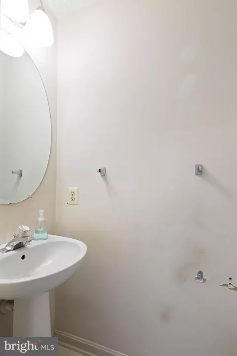 Bath - 304 Watertons Way, Joppa, MD 21085 photo 1 of 3