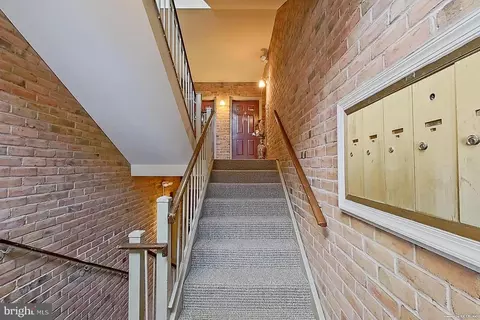 Entry Way - 201 Windmille Pointe Ct #2C, Abingdon, MD 21009 photo 1 of 3