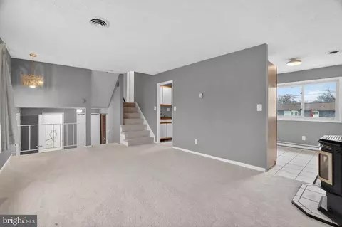 Living - 704 Ferguson Rd, Joppa, MD 21085 photo 3 of 3