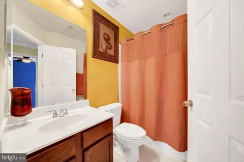 Bath - 1212 Cotswold Ct, Abingdon, MD 21009 photo 1 of 1