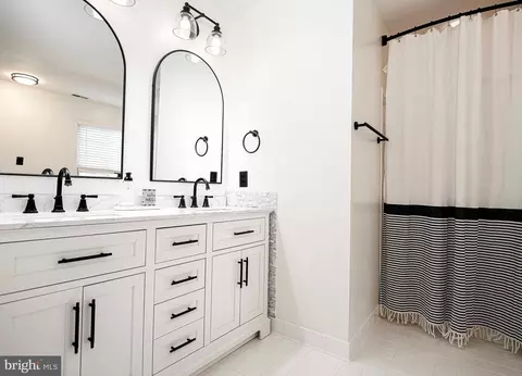 Bath - 422 Clydebank Dr, Abingdon, MD 21009 photo 3 of 5