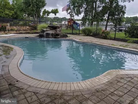 Exterior - 415 Shore Dr, Joppa, MD 21085 photo 10 of 11