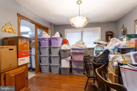 Entry Way - 415 Shore Dr, Joppa, MD 21085 photo 2 of 7