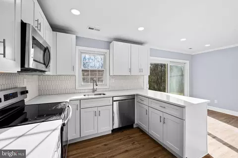 Kitchen - 513 Eckhart Dr, Joppa, MD 21085 photo 2 of 3
